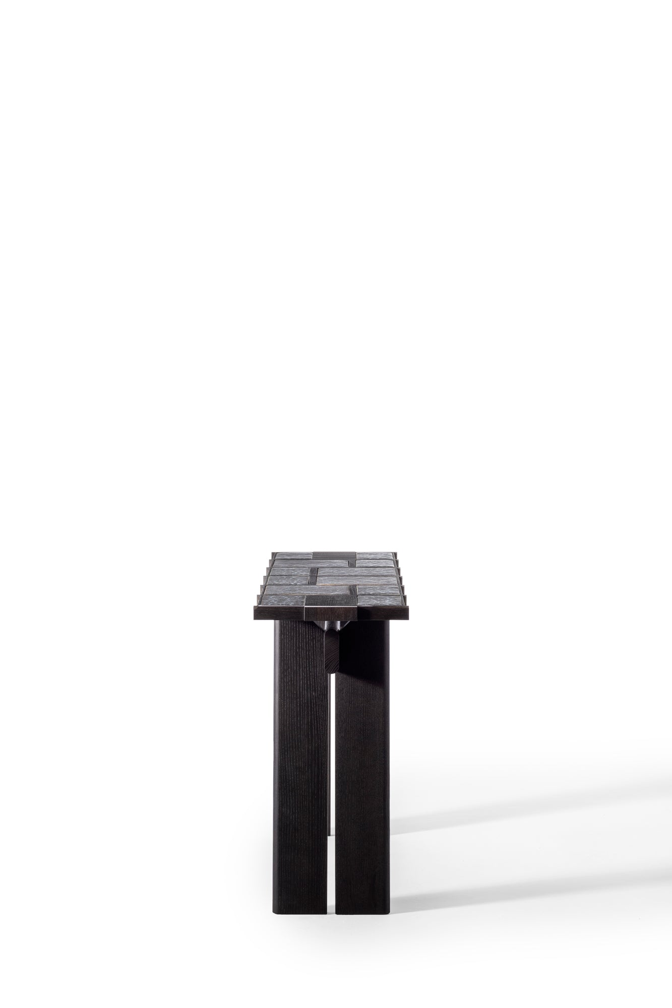 Meuble console Terzo frêne teinté noir et carreaux céramiques émaillés