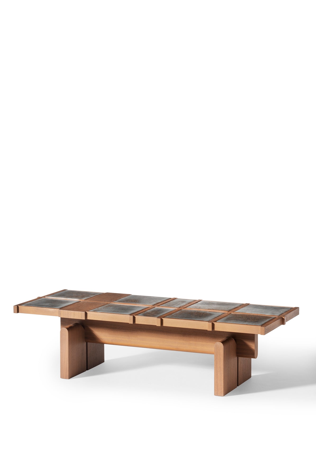 Meuble table basse Terzo chêne teinté et céramiques émaillées
